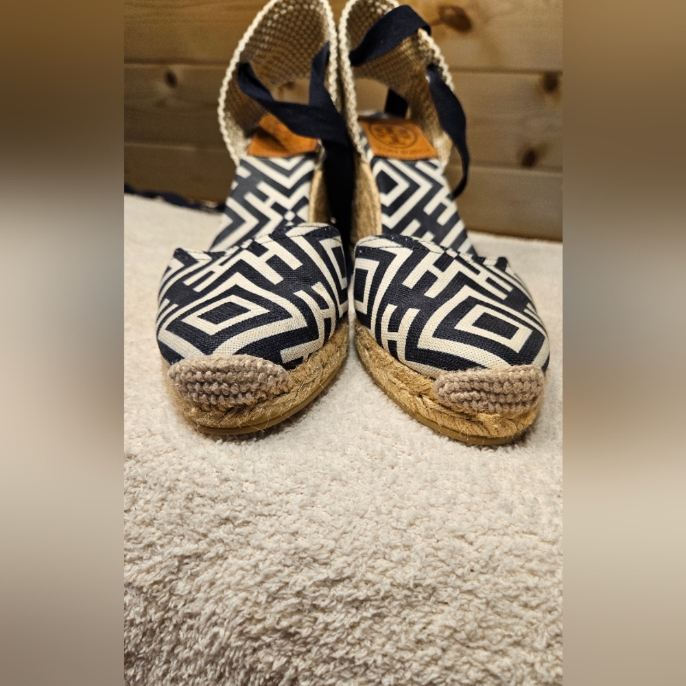 Tory Burch Navy and Cream Ankle Tie Wedge Espadrilles Size 35
